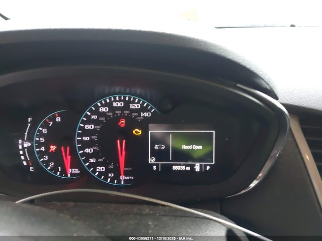 KL7CJNSB2JB583082 Chevrolet TRAX LS