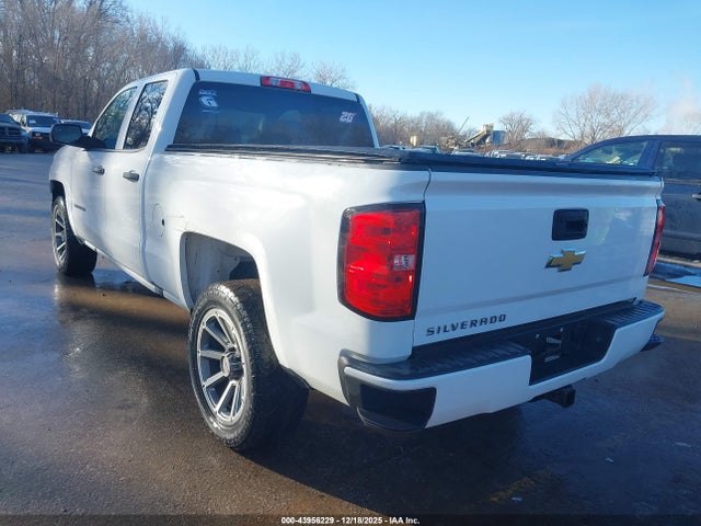 2017 CHEVROLET SILVERADO 1500 1GCVKPEC8HZ353668 Photo 2