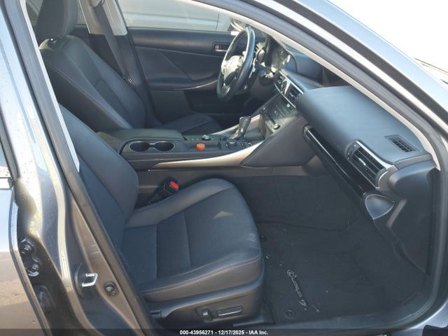 Lexus IS 300 2019 JTHBA1D28K5093720 Image 5