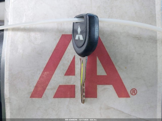 2005 MITSUBISHI OUTLANDER JA4LZ31F95U026954 Photo 10