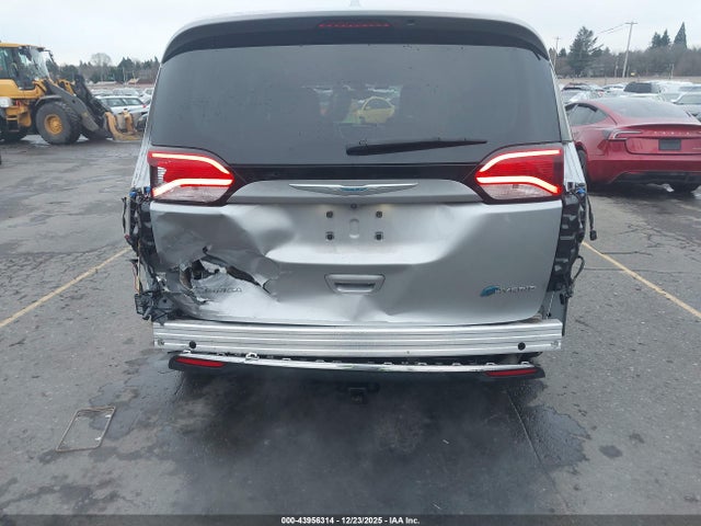 2C4RC1L74JR230113 Chrysler Pacifica Hybrid Touring L