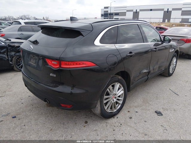 2017 JAGUAR F-PACE SADCK2BVXHA890433 Photo 3