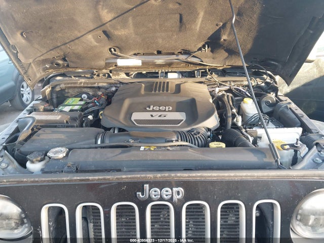 1C4HJWEG7JL873463 Jeep Wrangler Jk Unlimited Sahara