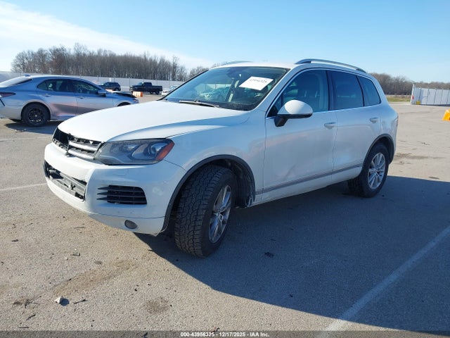 2014 VOLKSWAGEN TOUAREG WVGEF9BP2ED005750 Photo 1