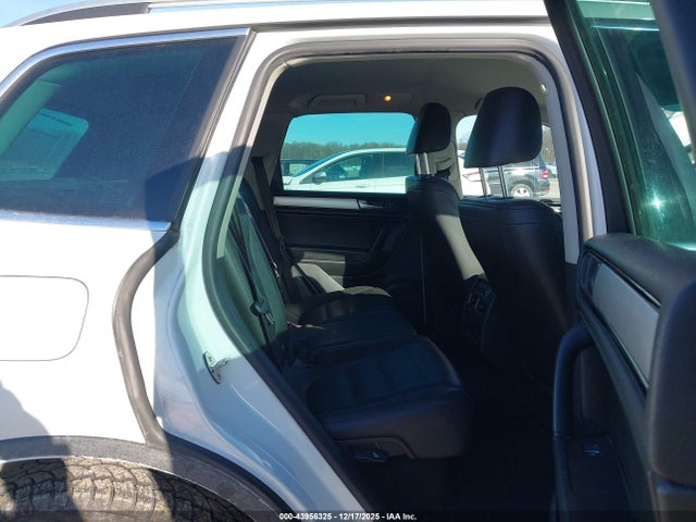2014 VOLKSWAGEN TOUAREG WVGEF9BP2ED005750 Photo 7