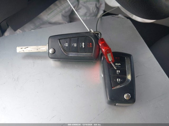 4T1C11AKXLU963092 Toyota CAMRY LE