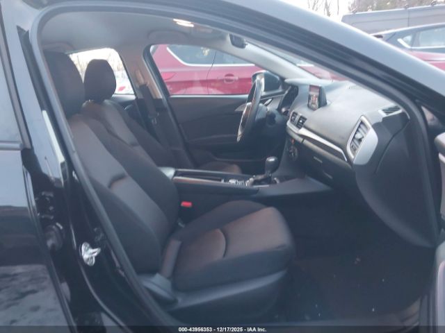 2018 MAZDA MAZDA3 3MZBN1U7XJM229918 Photo 4