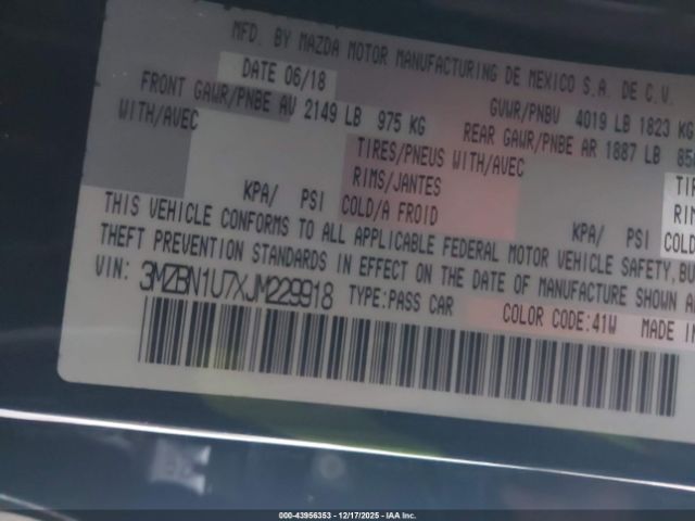 2018 MAZDA MAZDA3 3MZBN1U7XJM229918 Photo 8