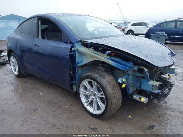 2022 TESLA MODEL Y 7SAYGDEE3NF362863 Photo 0