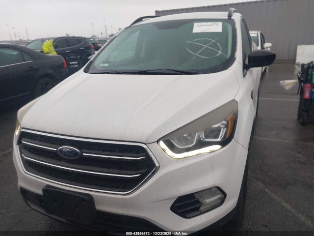 1FMCU0GD0HUD77387 Ford ESCAPE SE