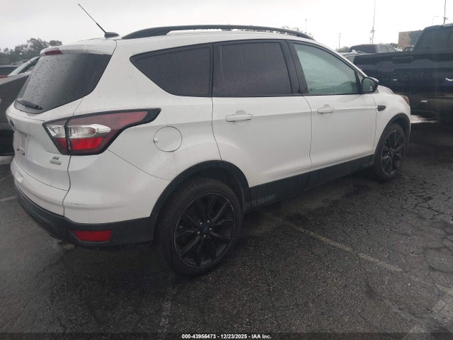 1FMCU0GD0HUD77387 Ford ESCAPE SE