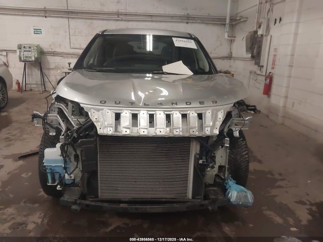 Продаж на аукціоні авто 2022 Mitsubishi Outlander Black Edition S-awc/se 2.5 S-awc/se Launch Edition S-awc, vin: JA4J4UA80NZ020864, номер лоту: 43956565