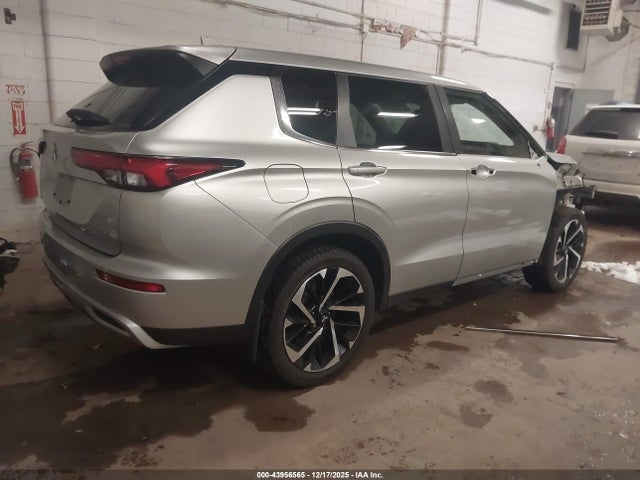 2022 MITSUBISHI OUTLANDER JA4J4UA80NZ020864 Photo 3