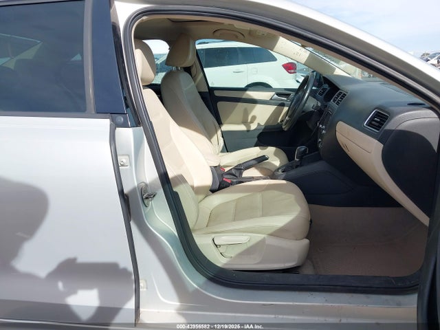 2012 Volkswagen Jetta 2.5l Se მანქანა იყიდება აუქციონზე, vin: 3VWDP7AJ2CM321971, აუქციონის ნომერი: 43956582