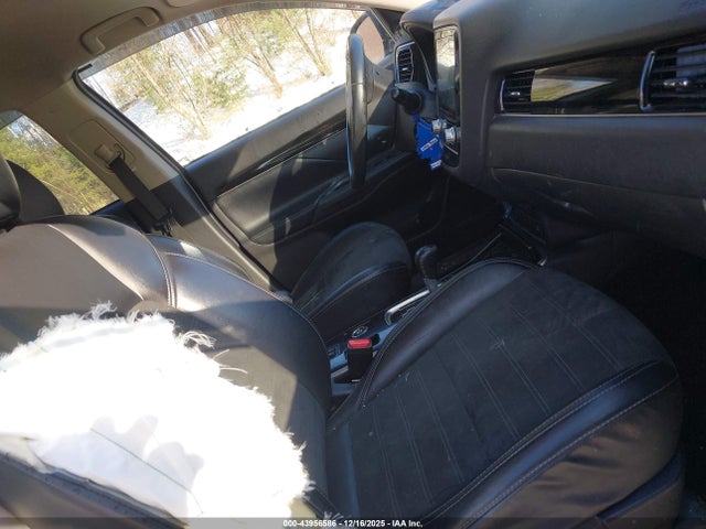 Продаж на аукціоні авто 2020 Mitsubishi Outlander Se 2.4 S-awc, vin: JA4AZ3A36LZ045751, номер лоту: 43956586