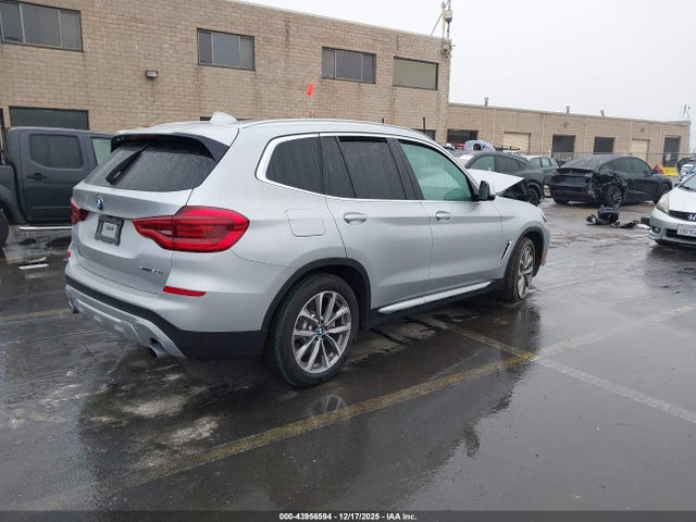 2019 BMW X3 5UXTR9C55KLR06031 Photo 3