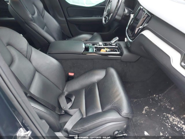 2021 VOLVO S60 RECHARGE PLUG-IN HYBRID 7JRBR0FL8MG126735 Photo 4