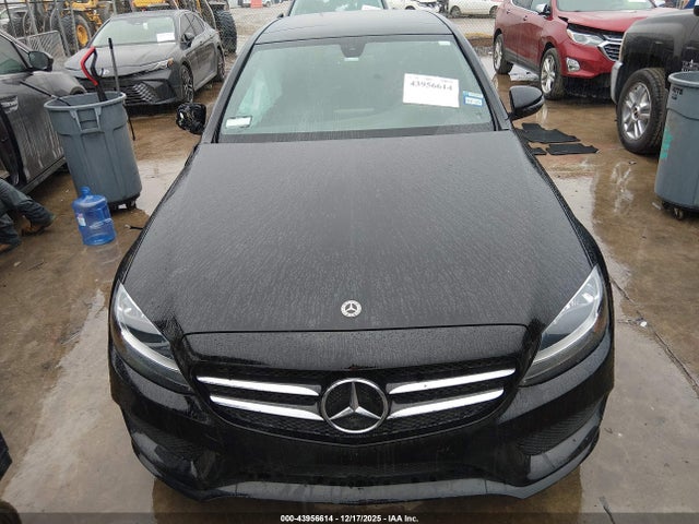 2018 Mercedes-benz C 300 მანქანა იყიდება აუქციონზე, vin: WDDWF4JB5JR415687, აუქციონის ნომერი: 43956614