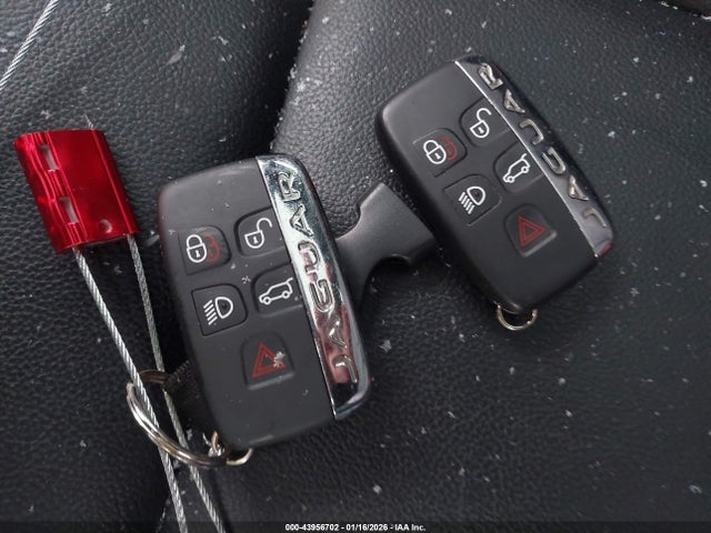 2018 JAGUAR F-PACE SADCJ2FX5JA325530 Photo 10