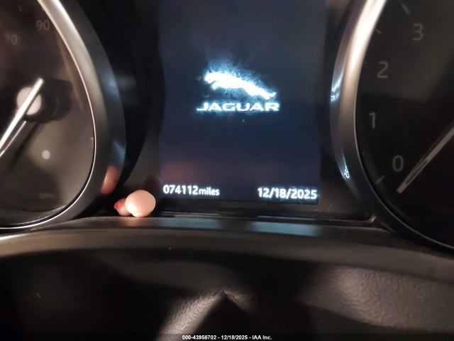 2018 JAGUAR F-PACE SADCJ2FX5JA325530 Photo 6