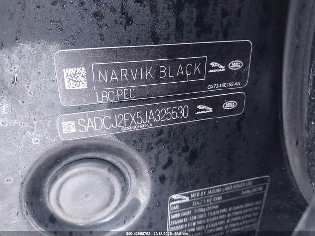 2018 JAGUAR F-PACE SADCJ2FX5JA325530 Photo 8