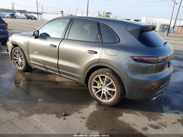 2019 PORSCHE CAYENNE E-HYBRID WP1AE2AY6KDA51616 Photo 2