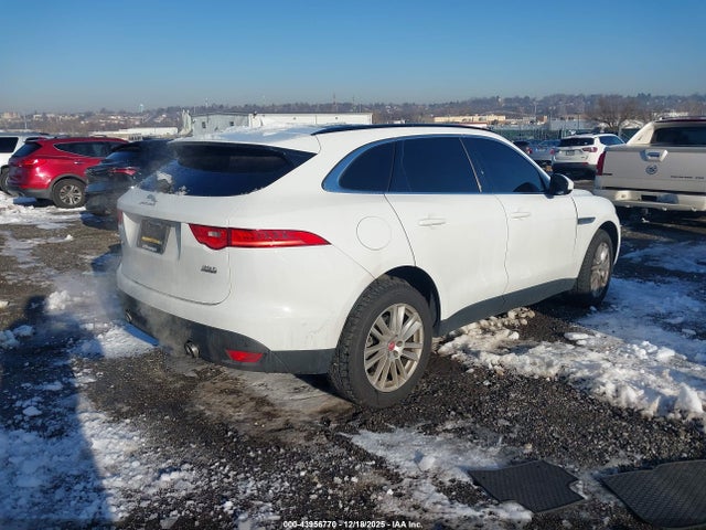 2017 JAGUAR F-PACE SADCK2BV2HA890328 Photo 3