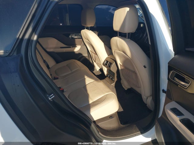 2017 JAGUAR F-PACE SADCK2BV2HA890328 Photo 7