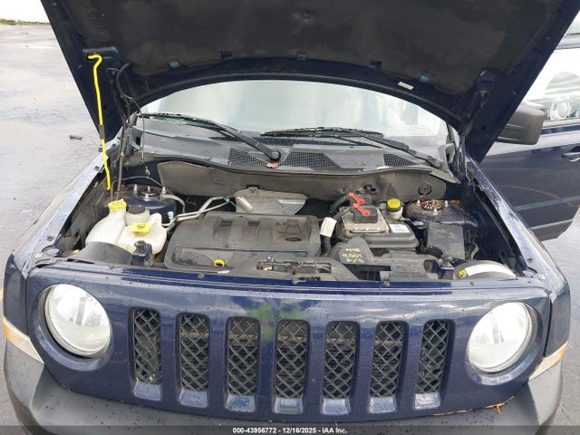 1C4NJRFB1FD135635 Jeep Patriot Latitude