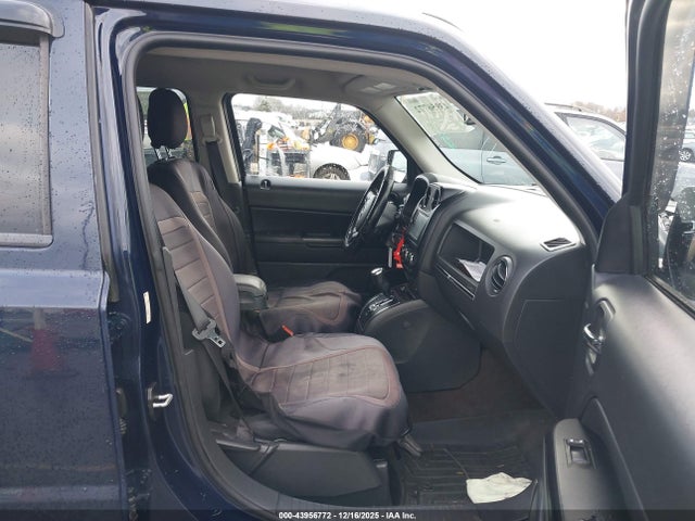 1C4NJRFB1FD135635 Jeep Patriot Latitude