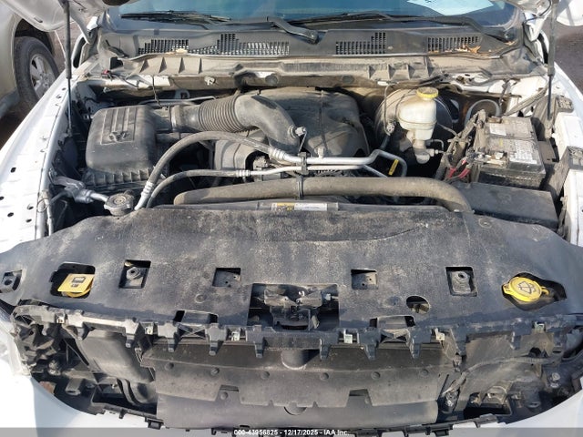 43956825 :رقم المزاد ، 1C6RR6TT4JS147151 vin ، 2018 Ram 1500 Slt  4x2 6'4 Box مزاد بيع