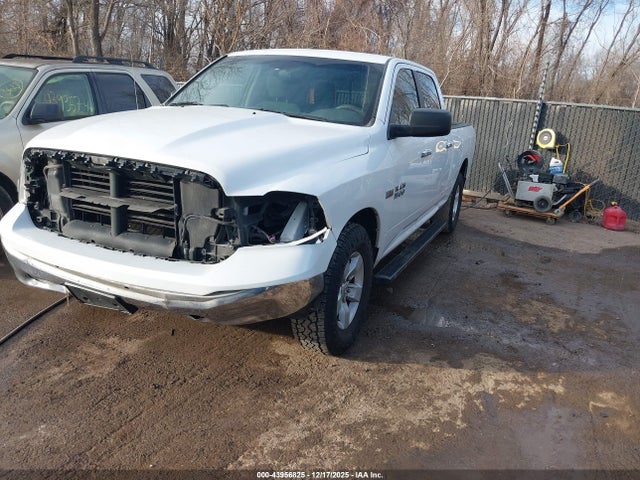 43956825 :رقم المزاد ، 1C6RR6TT4JS147151 vin ، 2018 Ram 1500 Slt  4x2 6'4 Box مزاد بيع