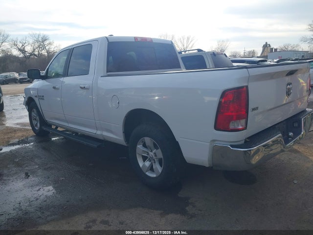 43956825 :رقم المزاد ، 1C6RR6TT4JS147151 vin ، 2018 Ram 1500 Slt  4x2 6'4 Box مزاد بيع