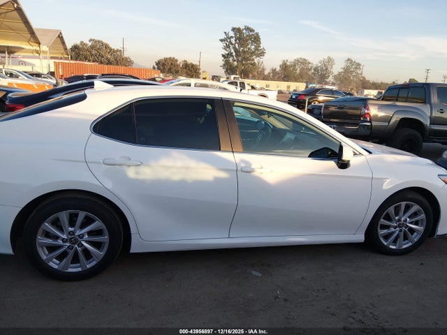 4T1C11AK8MU552274 Toyota CAMRY LE