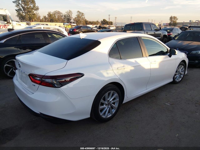 4T1C11AK8MU552274 Toyota CAMRY LE