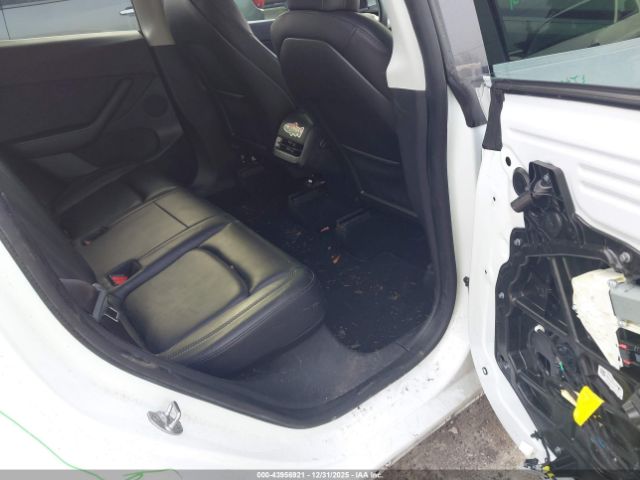 2021 TESLA MODEL Y 5YJYGDEE5MF286039 Photo 7
