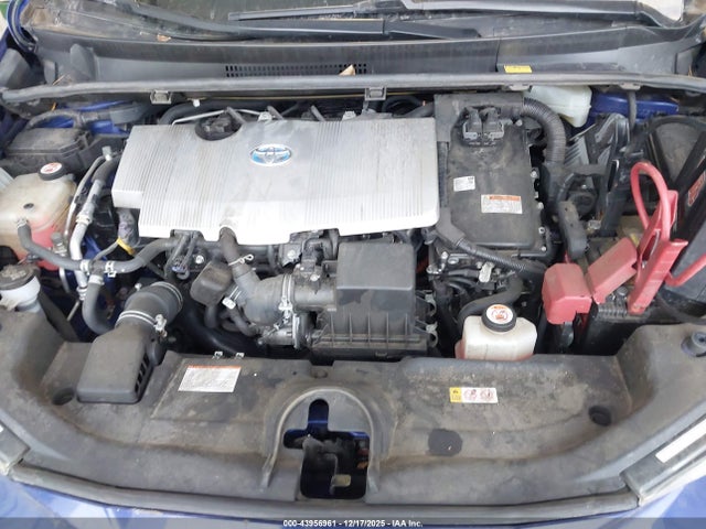 Toyota Prius Three 2018 JTDKARFU4J3553612 Image 10