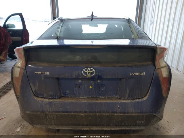 Toyota Prius Three 2018 JTDKARFU4J3553612 Image 16