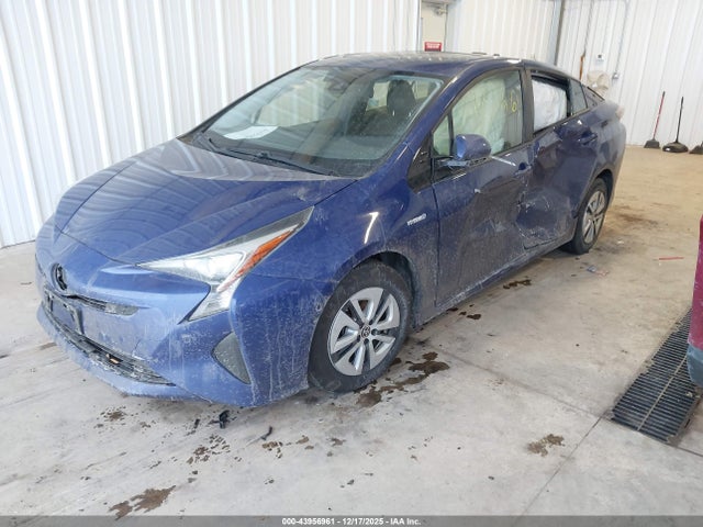 Toyota Prius Three 2018 JTDKARFU4J3553612 Image 2
