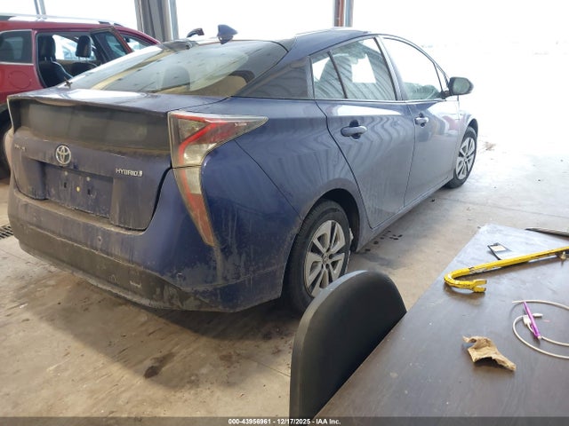 Toyota Prius Three 2018 JTDKARFU4J3553612 Image 4