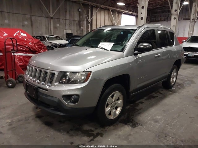 Jeep Compass Sport 2014 1C4NJCBA5ED800741 Image 2