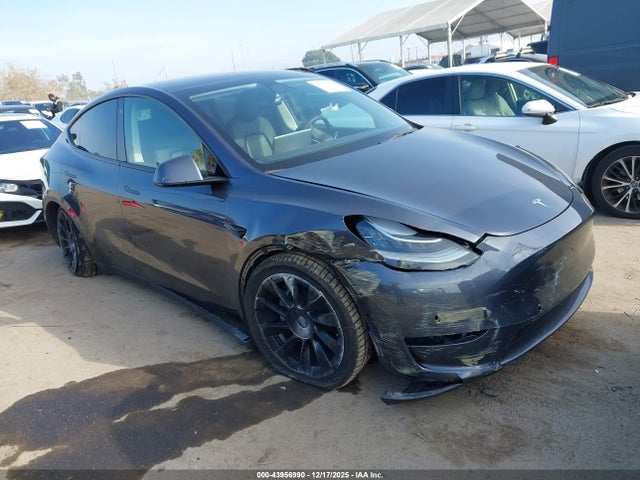 2022 TESLA MODEL Y 7SAYGDEE3NF410748 Photo 0