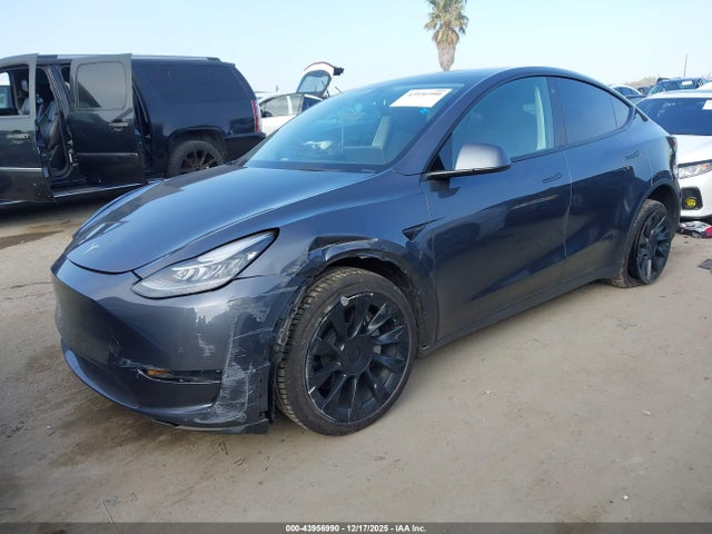 2022 TESLA MODEL Y 7SAYGDEE3NF410748 Photo 1