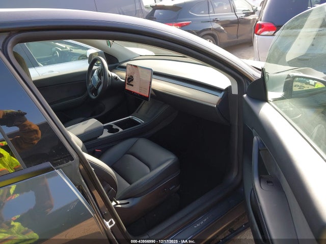 2022 TESLA MODEL Y 7SAYGDEE3NF410748 Photo 4