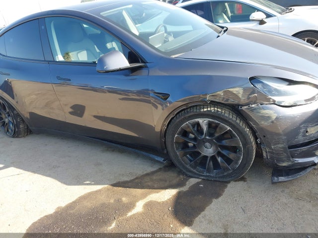 2022 TESLA MODEL Y 7SAYGDEE3NF410748 Photo 5
