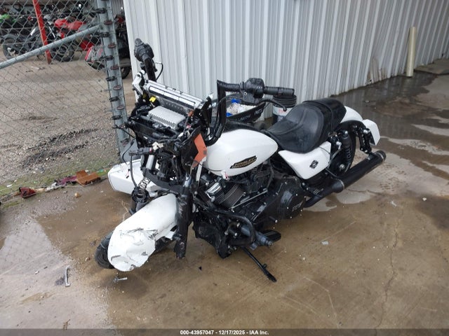 2024 HARLEY-DAVIDSON FLHX 1HD1KB710RB650522 Photo 1