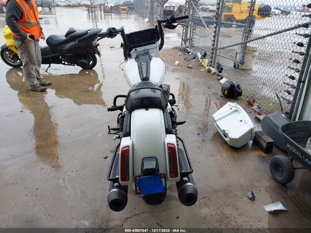 2024 HARLEY-DAVIDSON FLHX 1HD1KB710RB650522 Photo 5