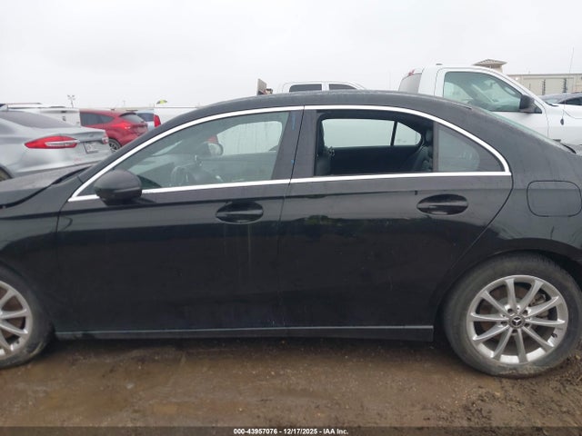 Mercedes-Benz A 220 2019 WDD3G4EB7KW022559 Image 15