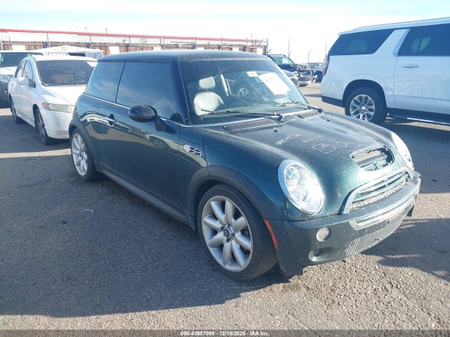 2006 MINI COOPER S WMWRE33516TL18716 Photo 0