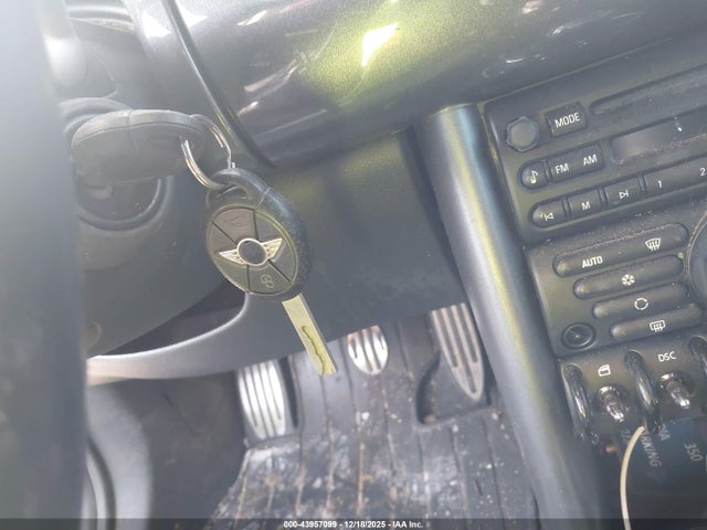 2006 MINI COOPER S WMWRE33516TL18716 Photo 10